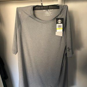 Men's  Medium Under Armour Grey T-shirt NWT